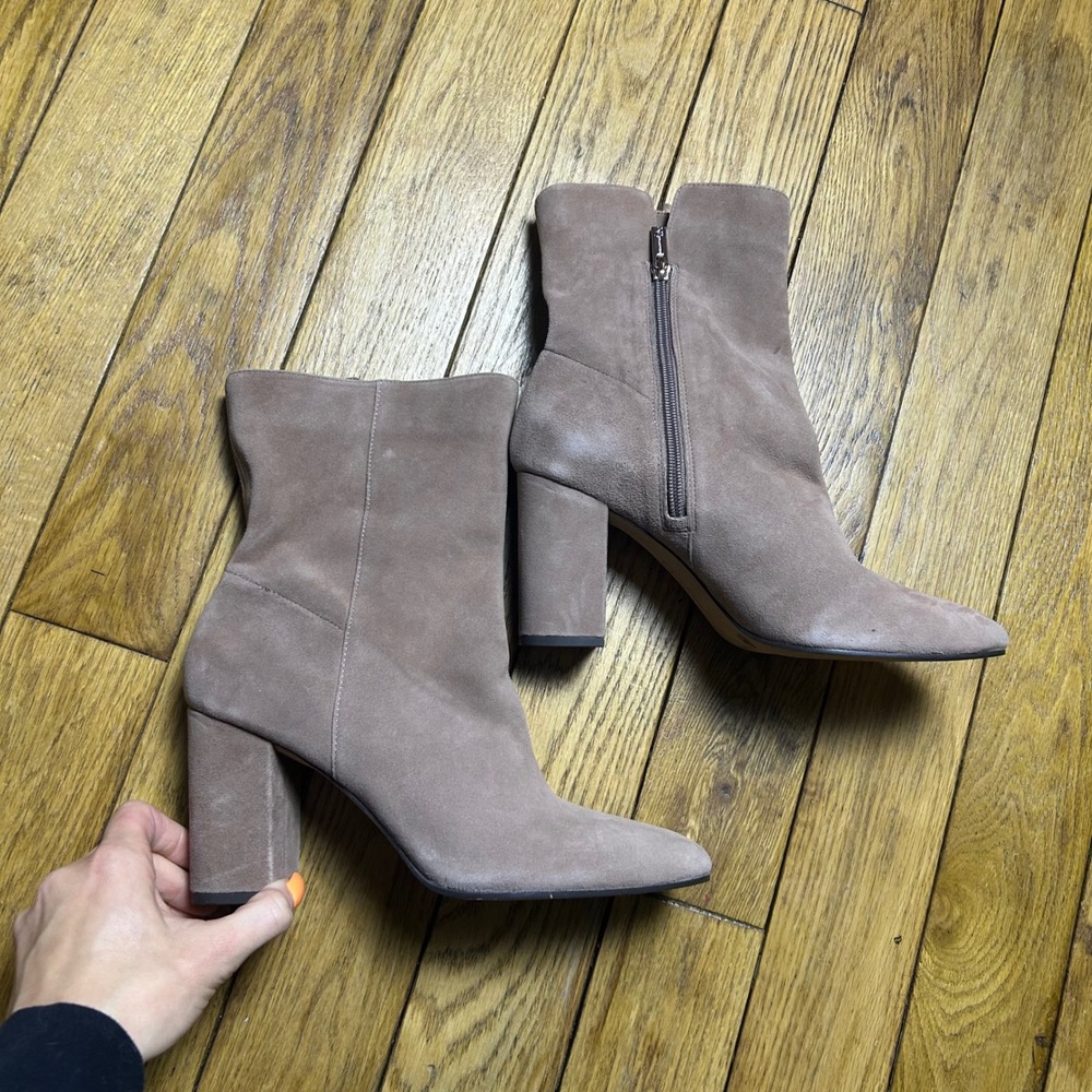 Jessica Simpson Taupe Suede Block Heel‎ Ankle Boots Pointed Toe Side Zip 8.5M